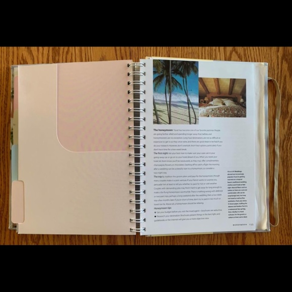 Book - The Wedding Planner - Picture 3 of 4